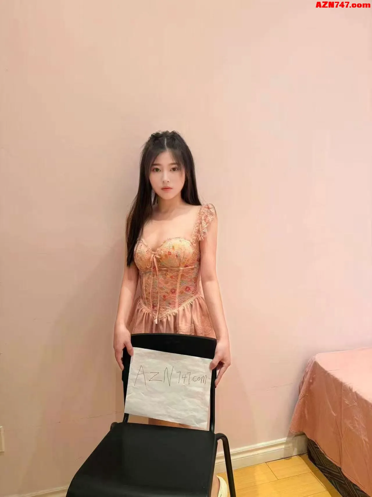 美女bella 高品质女孩 性感的嘟嘟唇让人忍不住想亲身材苗条 01